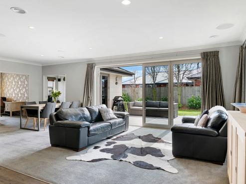 8 Overbury Crescent, Rolleston