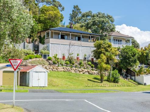 1 Robertson Street, Russell