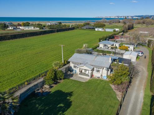 524 Lawn Road, Clive