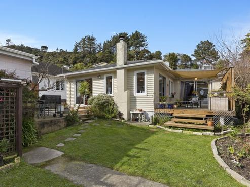 32 Lowry Crescent, Stokes Valley