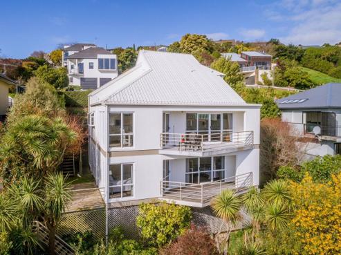 104 Cannon Hill Crescent, Mount Pleasant
