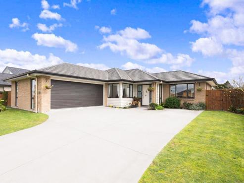 26 Jelas Drive, Riverhead