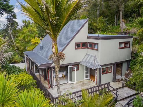 35 Valley Road, Titirangi