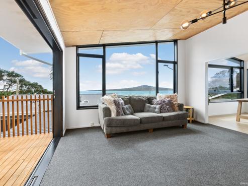 2/7 Old Lake Road, Narrow Neck