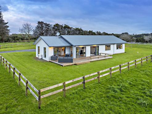 61 Brookside Road, Glenbrook