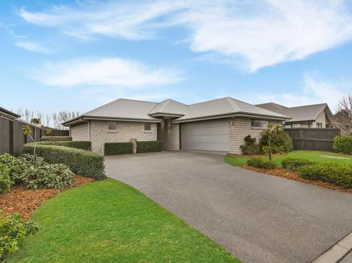 40 Little Oaks Drive, Yaldhurst