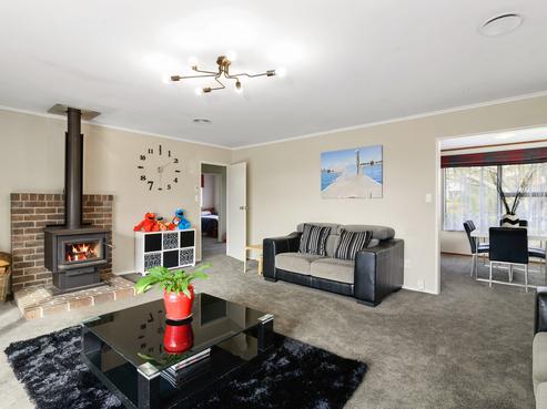 2 Wychwood Crescent, Springfield