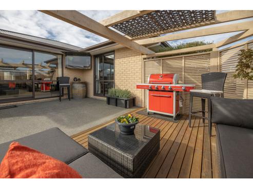 6 Pemberton Drive, Amberley