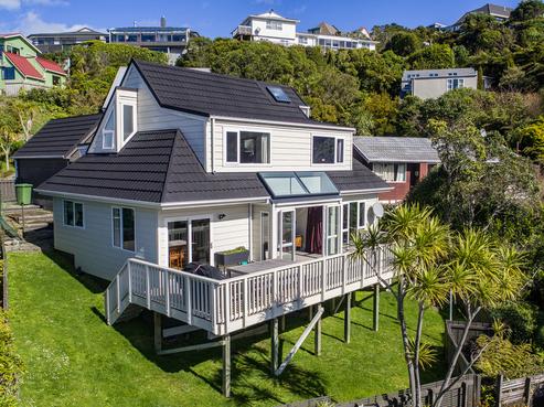 8 Selkirk Way, Karori