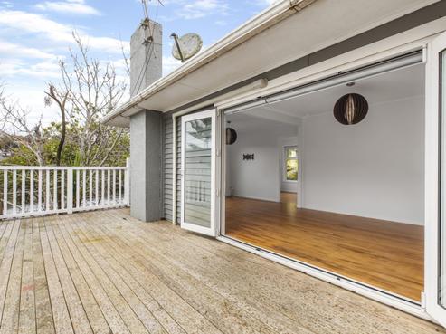 2/710 Beach Road, Browns Bay