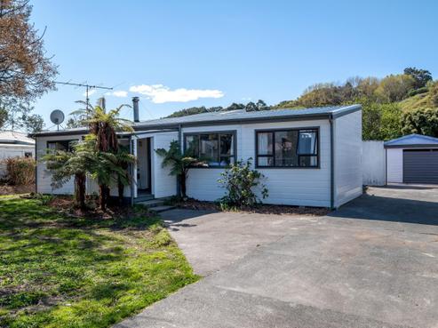 12 Hooper Street, Tamarau