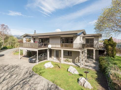17 Bryant Road, Brightwater