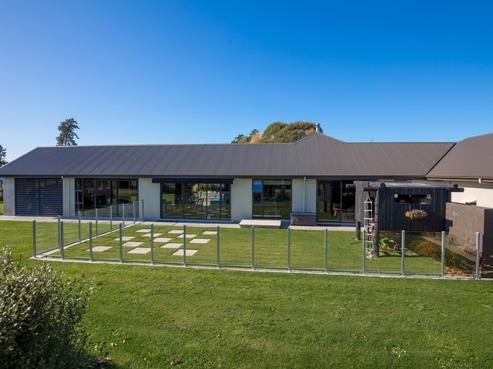 4 Bradleigh Park, Fairhall