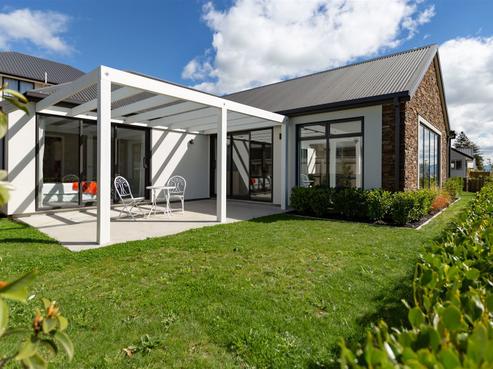 5 Village Lane, Stoke