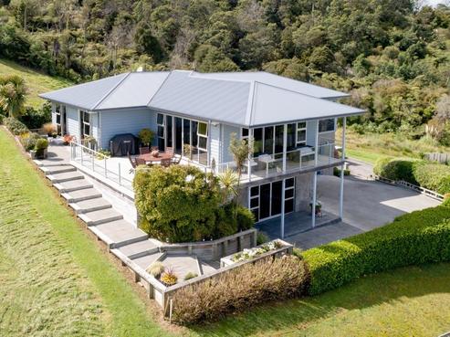 121 Korokoro Crescent, Thames