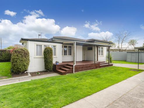 611 Riverslea Road South, Akina