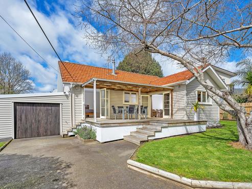 43 Cambridge Road, Riverhead