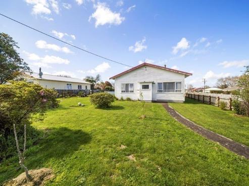 56 Egmont Street, Kaponga