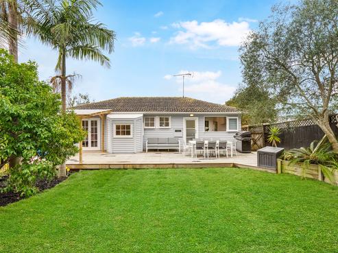 85 Vandeleur Avenue, Birkdale
