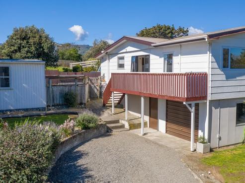 3 Freyberg Crescent, Waikanae Beach