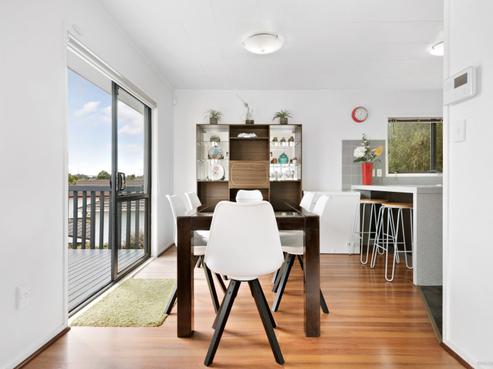 1/8 Sevilla Place, Unsworth Heights