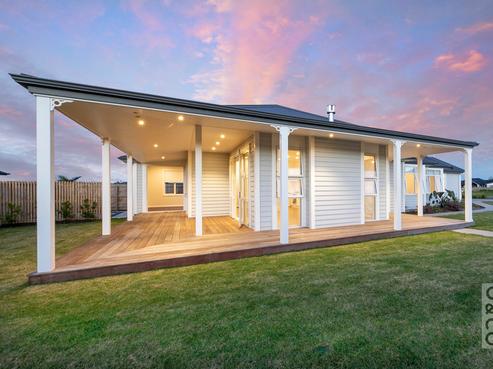 7 Riverhead Point Drive, Riverhead