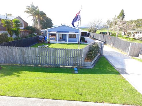 27 East Bank Road, Thornton