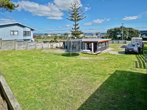 671 Pukehina Parade, Pukehina