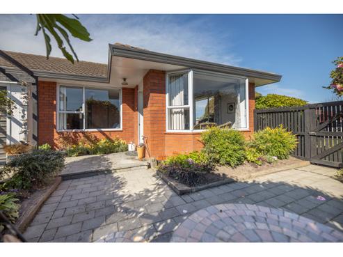 1/25 Peebles Drive, Hei Hei