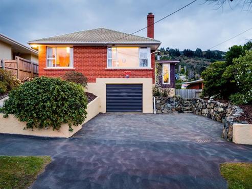 109 Centennial Avenue, Helensburgh