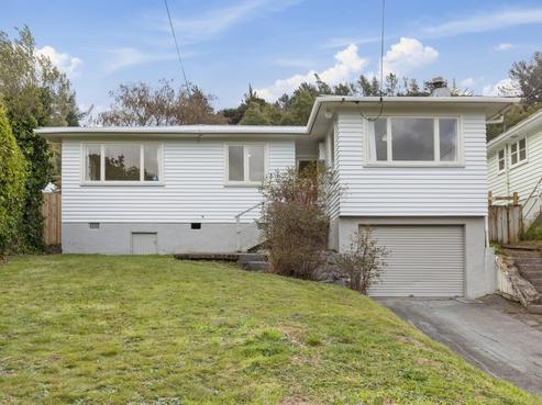 25 Bird Grove, Stokes Valley