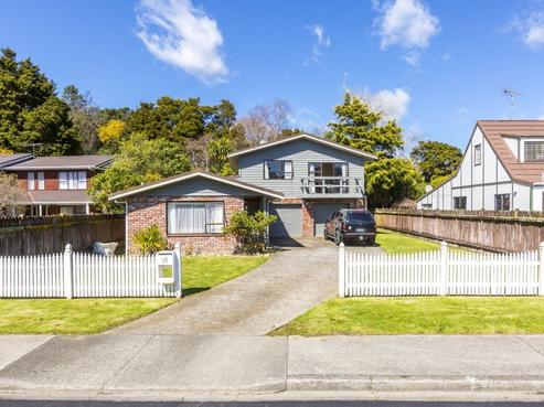 10 Johnswood Grove, Clouston Park
