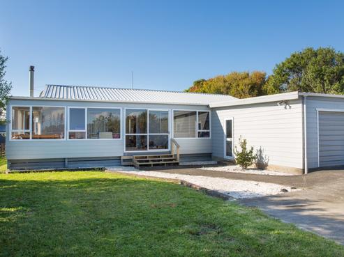 11 Clarks Beach Road, Clarks Beach