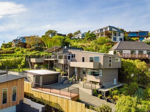 39 Soleares Avenue, Mount Pleasant