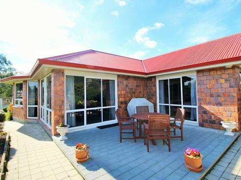 333 Homestead Road, Weston