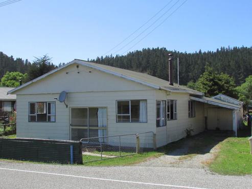 878 State Highway 7, Dobson