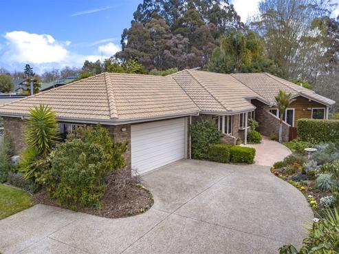 15 Oregon Crescent, Glenview