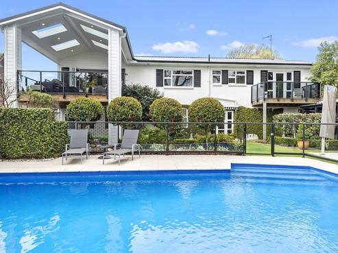 6 Pollock Drive, Chartwell