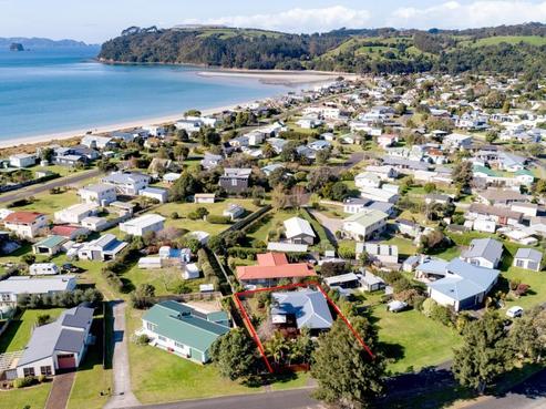 15 Charles Green Drive, Cooks Beach