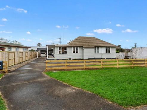140 Burns Street, Leamington