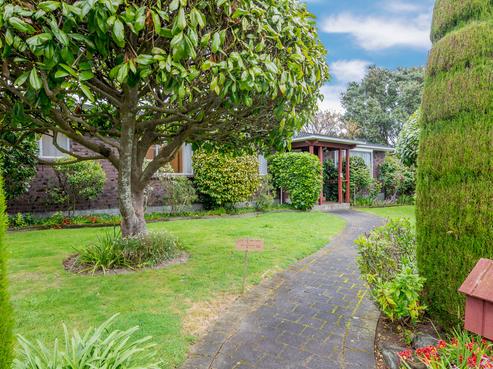 8 Rosebank Grove, Waikanae