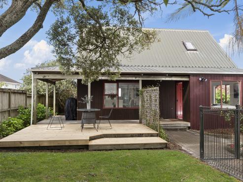 2/18 Strid Road, Te Atatu South
