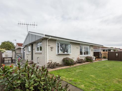1/408 Avenue Road West, Hastings