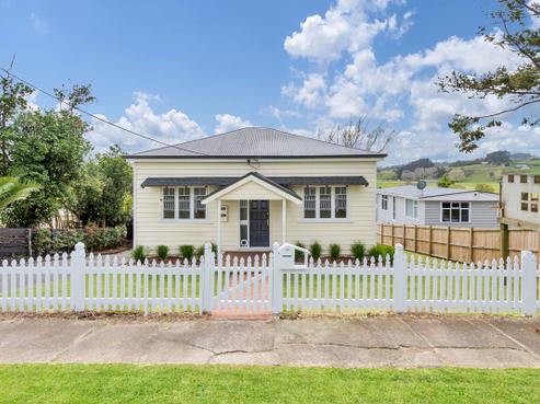4 Nelson Street, Helensville