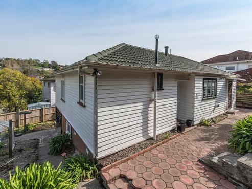 1/8 Cherry Avenue, Enner Glynn