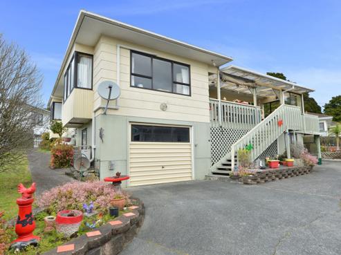 127 Paramount Parade, Tikipunga