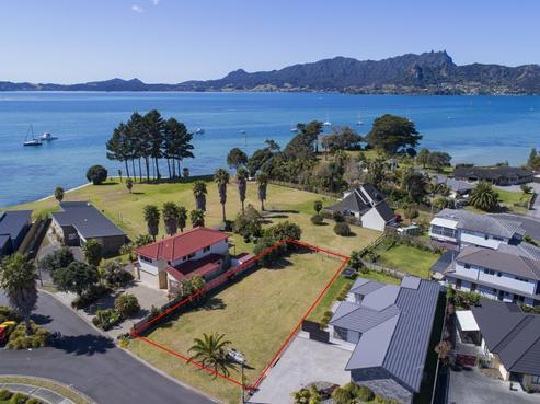 6 Aarts Place, One Tree Point