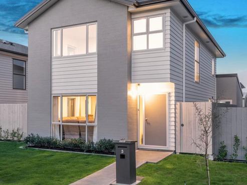 5 Treestump Road, Takanini