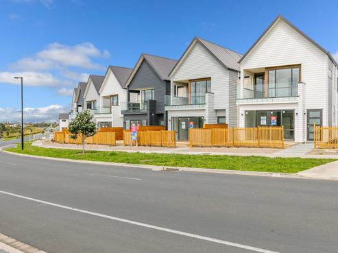 30 Arran Point Parade, Orewa