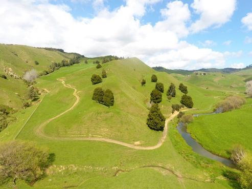 657 Owhiro Road, Oparau